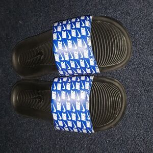 NIKE MENS VICTORY ONE SANDAL SLIDES